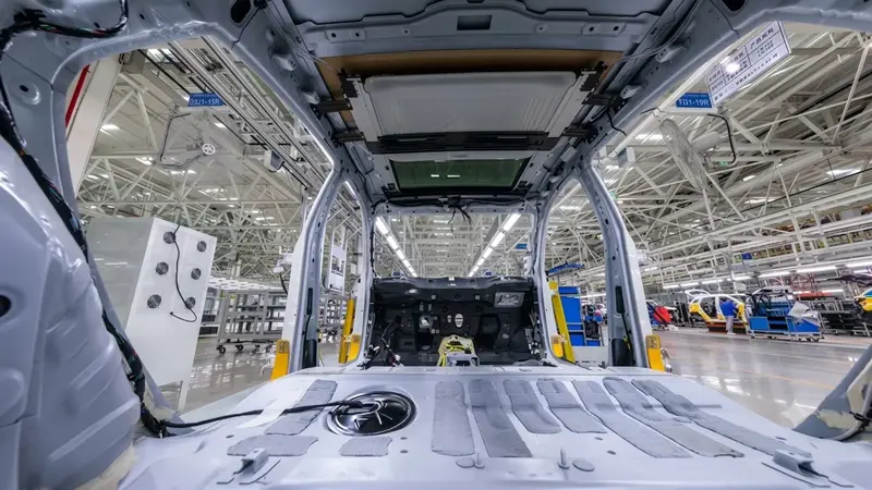 China’s Manufacturing Dominance and Its Counterfeit Challenge 
